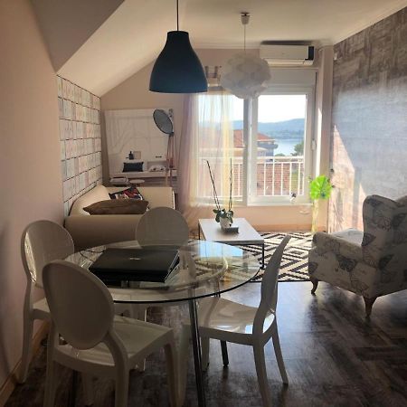 Gala Apartment Тиват Экстерьер фото