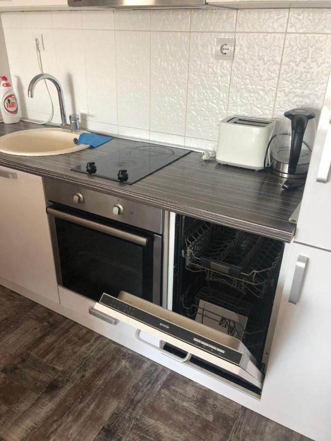Gala Apartment Тиват Экстерьер фото